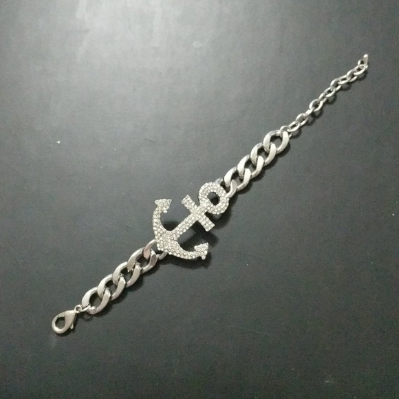 𝅺Silver Tone Clear Rhinestone Anchor Chain Link Statement Bracelet - Picture 2 of 3